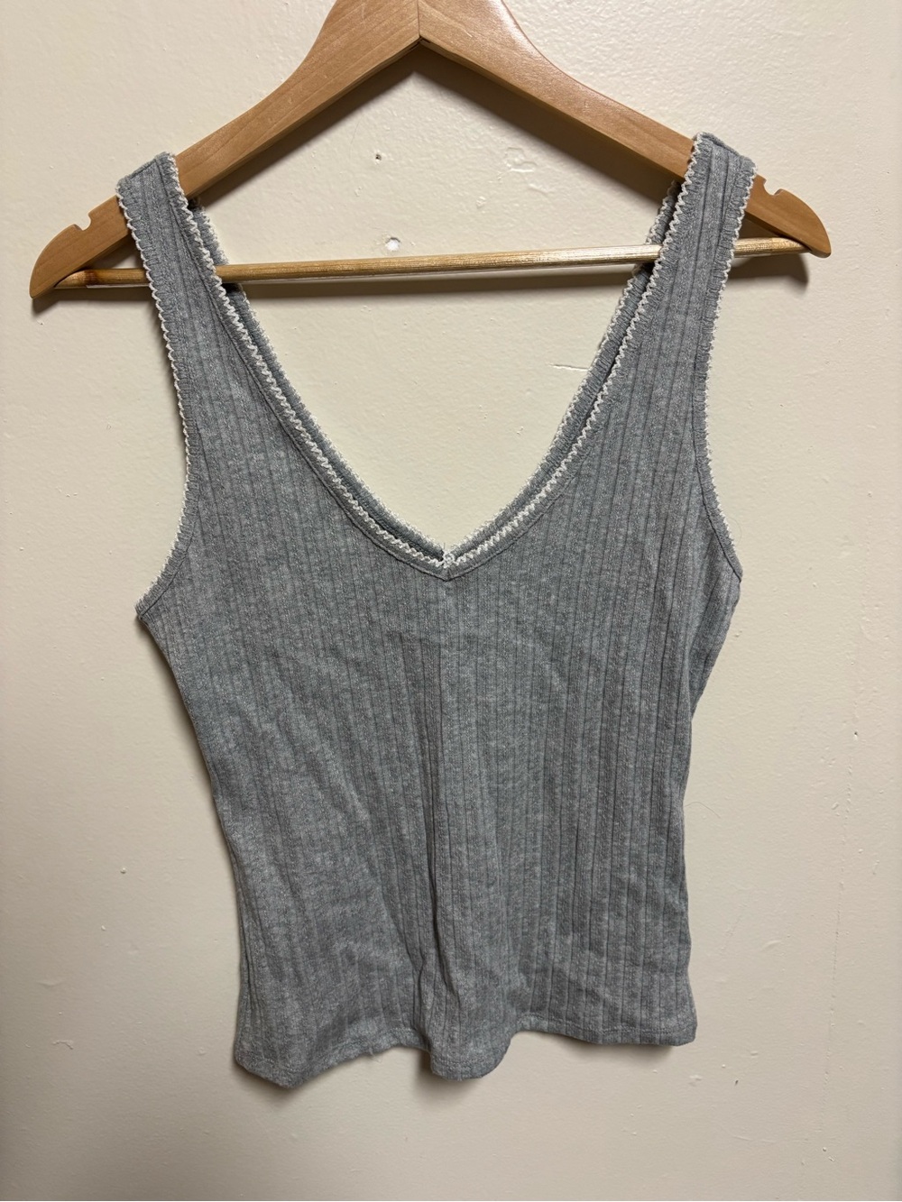 Universal Thread Light Grey Ribbed V-Neck Tank